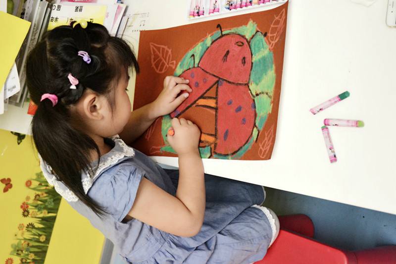 欧美思少儿美术加盟机构：幼儿美术教育几大误区要避免