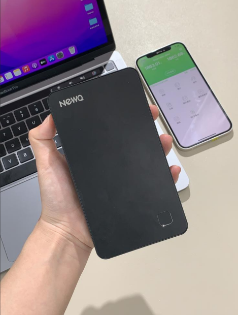 便携充电宝——NewQ无线硬盘智能备份让你尽享高科技生活